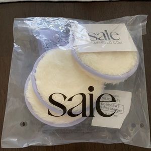 New Sealed Set of 3 Reusable Beauty Rounds